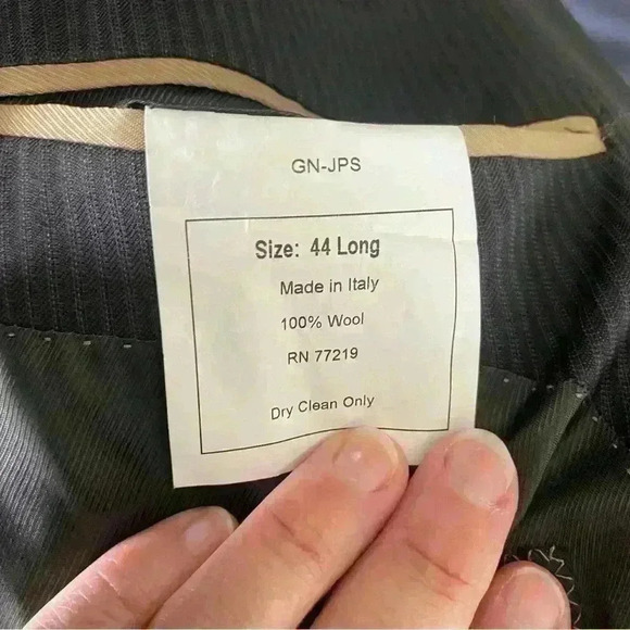 Pronto Uomo Signature Made in Italy 
ZIGNONE 
Men’s 100% Wool Pinstripe Suit - Picture 8 of 10